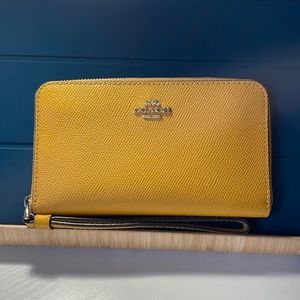Coach Wallet | Flax (Yellow) | Zip-Around Wristlet